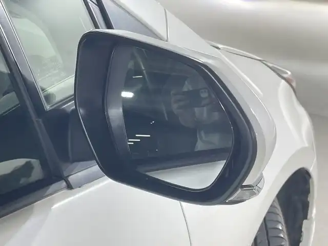 トヨタ プリウス Sセーフティプラス 福岡県 2018(平30)年 5.2万km ホワイトパールクリスタルシャイン 禁煙車純正7型SDナビ（フルセグTV/DVD/CD/BT）バックモニタートヨタセーフティーレーダークルコンエアロドラレコETCコーナーセンサーLEDヘッドライトスマートキー