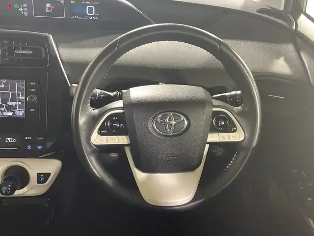 トヨタ プリウス Sセーフティプラス 福岡県 2018(平30)年 5.2万km ホワイトパールクリスタルシャイン 禁煙車純正7型SDナビ（フルセグTV/DVD/CD/BT）バックモニタートヨタセーフティーレーダークルコンエアロドラレコETCコーナーセンサーLEDヘッドライトスマートキー