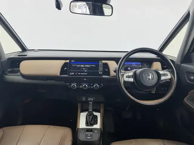 ホンダ フィット e:HEVリュクス 愛知県 2020(令2)年 4.2万km クリスタルブラックパール 純正9型ナビ（フルセグ、CD、DVD、Bluetooth）/ETC/Bカメラ/シートヒーター/ハンドルヒーター/コーナーセンサー/オートハイビーム/LEDヘッドライト/ドラレコ前後/置くだけ充電/ACC/純正16インチAW/衝突軽減ブレーキ/レーンキープアシスト/オートハイビーム/三点エアバック/横滑り防止装置/スマートキー