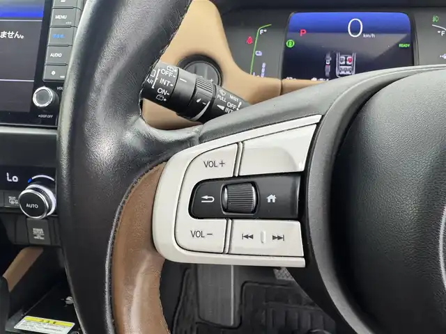 ホンダ フィット e:HEVリュクス 愛知県 2020(令2)年 4.2万km クリスタルブラックパール 純正9型ナビ（フルセグ、CD、DVD、Bluetooth）/ETC/Bカメラ/シートヒーター/ハンドルヒーター/コーナーセンサー/オートハイビーム/LEDヘッドライト/ドラレコ前後/置くだけ充電/ACC/純正16インチAW/衝突軽減ブレーキ/レーンキープアシスト/オートハイビーム/三点エアバック/横滑り防止装置/スマートキー
