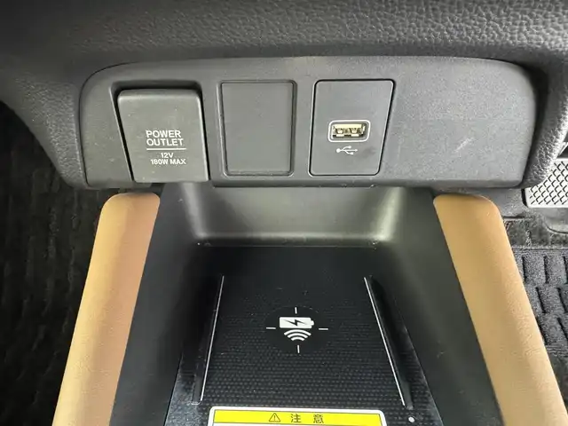ホンダ フィット e:HEVリュクス 愛知県 2020(令2)年 4.2万km クリスタルブラックパール 純正9型ナビ（フルセグ、CD、DVD、Bluetooth）/ETC/Bカメラ/シートヒーター/ハンドルヒーター/コーナーセンサー/オートハイビーム/LEDヘッドライト/ドラレコ前後/置くだけ充電/ACC/純正16インチAW/衝突軽減ブレーキ/レーンキープアシスト/オートハイビーム/三点エアバック/横滑り防止装置/スマートキー