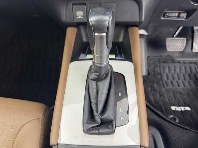 ホンダ フィット e:HEVリュクス 長崎県 2020(令2)年 4.2万km クリスタルブラックパール 純正9型ナビ（フルセグ、CD、DVD、Bluetooth）/ETC/Bカメラ/シートヒーター/ハンドルヒーター/コーナーセンサー/オートハイビーム/LEDヘッドライト/ドラレコ前後/置くだけ充電/ACC/純正16インチAW/衝突軽減ブレーキ/レーンキープアシスト/オートハイビーム/三点エアバック/横滑り防止装置/スマートキー
