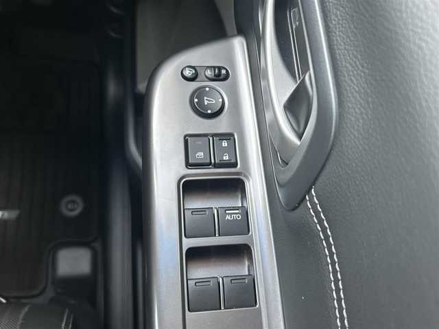 ホンダ フリード G ホンダセンシング 千葉県 2017(平29)年 6.4万km ホワイトオーキッドパール 社外SDナビ/(CD/DVD/BT/フルセグTV)/バックカメラ/衝突被害軽減システム/車線逸脱警報/クルーズコントロール/フリップダウンモニター/両側パワースライドドア/横滑り防止装置/ETC/ドライブレコーダー/アイドリングストップ/LEDヘッドライト/フォグランプ/オートライト/ウィンカーミラー/電動格納ミラー/プッシュスタート/スマートキー/フロアマット/ドアバイザー/取扱説明書/保証書