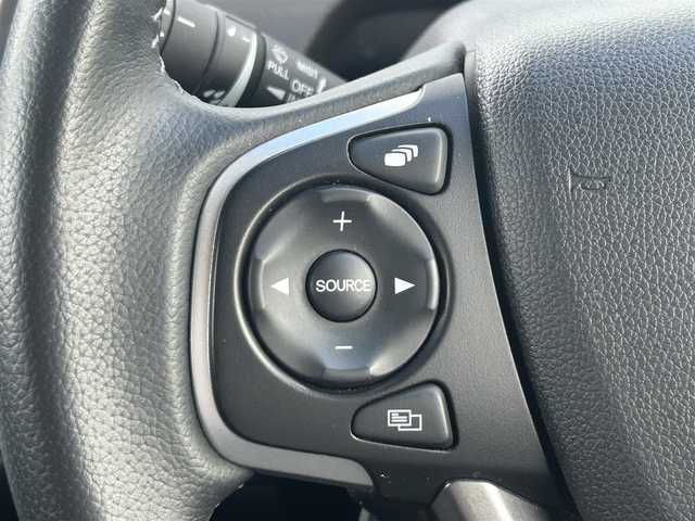 ホンダ フリード G ホンダセンシング 千葉県 2017(平29)年 6.4万km ホワイトオーキッドパール 社外SDナビ/(CD/DVD/BT/フルセグTV)/バックカメラ/衝突被害軽減システム/車線逸脱警報/クルーズコントロール/フリップダウンモニター/両側パワースライドドア/横滑り防止装置/ETC/ドライブレコーダー/アイドリングストップ/LEDヘッドライト/フォグランプ/オートライト/ウィンカーミラー/電動格納ミラー/プッシュスタート/スマートキー/フロアマット/ドアバイザー/取扱説明書/保証書