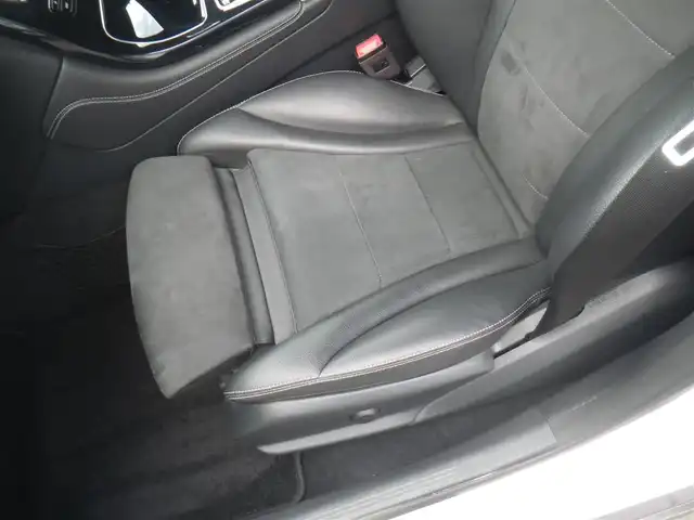 メルセデス・ベンツ ＧＬＣ２２０ d 4マチック クーペ スポーツ 神奈川県 2018(平30)年 5.8万km ポーラホワイト 4WD/登録時57982km/純正ナビ　フルセグTV/（Bluetooth/DVD再生可/USBx2/SD）/360°カメラ/コーナーセンサー/パワーバックドア/ハーフレザーシート/前席メモリー付パワーシート/全席シートヒーター/レーダークルーズ/被害軽減ブレーキ付後方衝突警告システム/PRE-SAFE/PRE-SAFEブレーキ/アクティブレーンキーピングアシスト/アクティブブラインドスポットアシスト/ヘッドアップディスプレイ/LEDインテリジェントライトシステム/ドライブレコーダー（ユピテル）/ビルトインETC（DSRC）/社外レーダー（Z810R）/スマートキーx2/パドルシフト/点検記録/　R4/7  R5/12