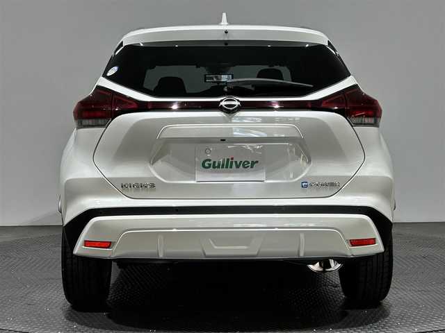 日産 キックス X ツートーンインテリアED 愛媛県 2024(令6)年 0.9万km ブリリアントホワイトパール ワンオーナー/純正9インチナビ/(Bluetooth/フルセグ)/プロパイロット/アラウンドビューモニター/インテリジェントルームミラー/エマージェンシーブレーキ/レーンキープアシスト/前後コーナーセンサー/ステアリングヒーター/シートヒーター/ステアリングスイッチ/オートホールド/オートライト/フォグランプ/ヘッドライトレベライザー/ETC/スペアキー/保証書/取扱説明書