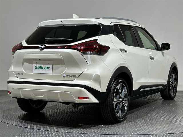 日産 キックス X ツートーンインテリアED 愛媛県 2024(令6)年 0.9万km ブリリアントホワイトパール ワンオーナー/純正9インチナビ/(Bluetooth/フルセグ)/プロパイロット/アラウンドビューモニター/インテリジェントルームミラー/エマージェンシーブレーキ/レーンキープアシスト/前後コーナーセンサー/ステアリングヒーター/シートヒーター/ステアリングスイッチ/オートホールド/オートライト/フォグランプ/ヘッドライトレベライザー/ETC/スペアキー/保証書/取扱説明書