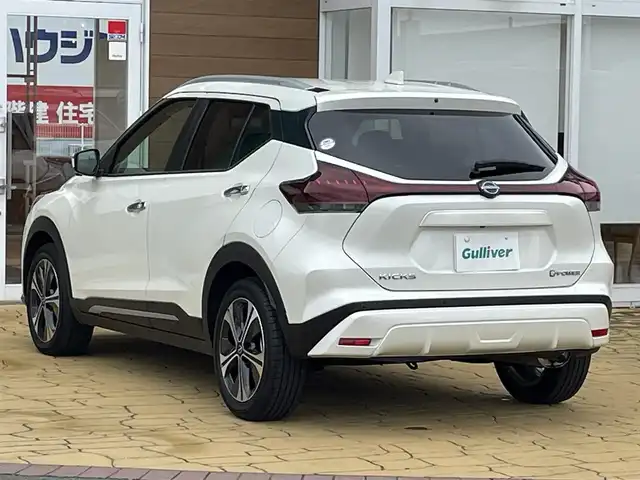 日産 キックス X ツートーンインテリアED 宮崎県 2024(令6)年 0.9万km ブリリアントホワイトパール 純正9インチナビ(MM323D-L)/Bluetooth/フルセグ/プロパイロット/アラウンドビューモニター/インテリジェントルームミラー/エマージェンシーブレーキ/レーンキープアシスト/前後コーナーセンサー/ステアリングヒーター/シートヒーター/ステアリングスイッチ/オートホールド/オートライト/フォグランプ/ヘッドライトレベライザー/ETC/スペアキー/保証書/取扱説明書