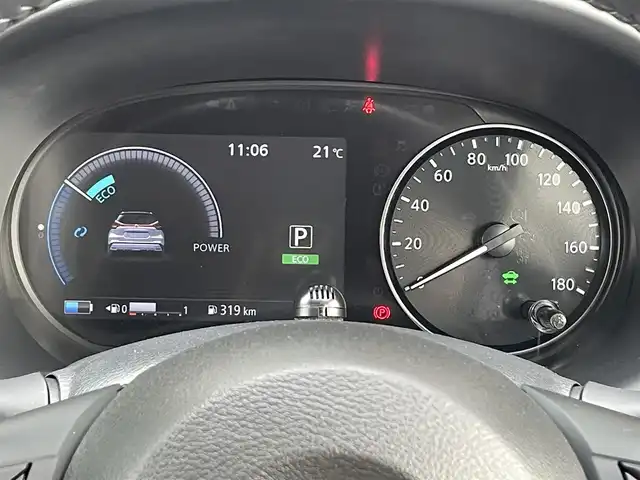 日産 キックス X ツートーンインテリアED 宮崎県 2024(令6)年 0.9万km ブリリアントホワイトパール 純正9インチナビ(MM323D-L)/Bluetooth/フルセグ/プロパイロット/アラウンドビューモニター/インテリジェントルームミラー/エマージェンシーブレーキ/レーンキープアシスト/前後コーナーセンサー/ステアリングヒーター/シートヒーター/ステアリングスイッチ/オートホールド/オートライト/フォグランプ/ヘッドライトレベライザー/ETC/スペアキー/保証書/取扱説明書
