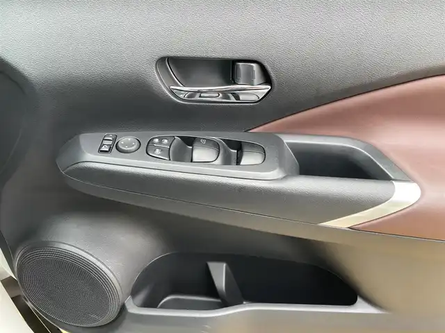 日産 キックス X ツートーンインテリアED 宮崎県 2024(令6)年 0.9万km ブリリアントホワイトパール 純正9インチナビ(MM323D-L)/Bluetooth/フルセグ/プロパイロット/アラウンドビューモニター/インテリジェントルームミラー/エマージェンシーブレーキ/レーンキープアシスト/前後コーナーセンサー/ステアリングヒーター/シートヒーター/ステアリングスイッチ/オートホールド/オートライト/フォグランプ/ヘッドライトレベライザー/ETC/スペアキー/保証書/取扱説明書