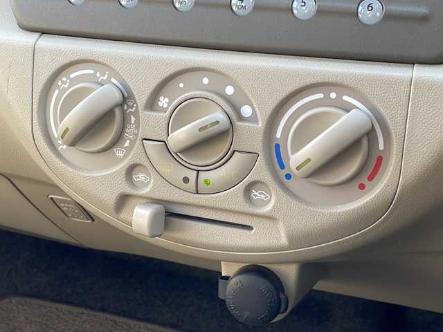 スズキ アルト F 新潟県 2010(平22)年 4.6万km シルキーシルバーメタリック 4WD/CD/リモコンキー