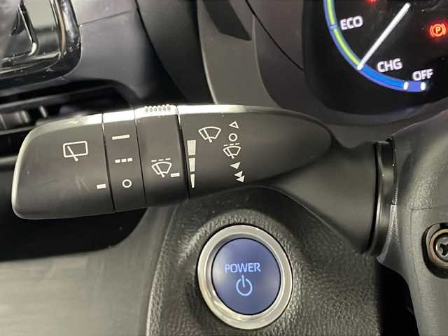 トヨタ ヤリスクロス ハイブリッド Z 沖縄県 2023(令5)年 2.1万km センシュアルレッドマイカ 禁煙車　/ワンオーナー　/純正ディスプレイオーディオ【ＡＭ／ＦＭ／ＵＳＢ／ＢＴ】/パノラマミックビューモニター　/パワーバックドア/パワーシート/レーダークルーズコントロール　/クリアランスソナー　/ＢＳＭ(ブラインドスポットモニター)　/シートヒーター(D/N)/純正フロアマット/ステアリングヒーター/ビルドインETC/前後ドライブレコーダー/ハーフレザーシート/ＬＥＤヘッドライト　/革巻きステアリング/純正18インチアルミホイール