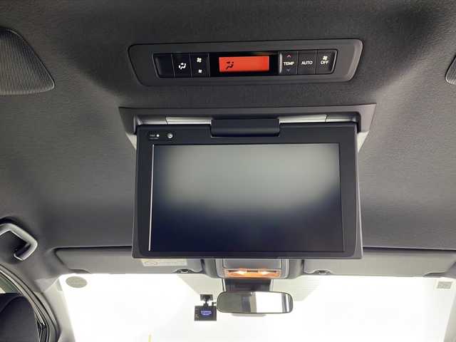 トヨタ ヴォクシー ZS 煌Ⅱ 沖縄県 2019(令1)年 8.1万km ブラック 県外仕入　/禁煙車　/７人乗り　/純正１０インチナビ（ＢＴ，フルセグ，ＣＤ／ＤＶＤ，ラジオ）　/バックカメラ　/両側パワースライドドア　/12.1インチフリップダウンモニター　/クルーズコントロール/ビルドインＥＴＣ　/ドライブレコーダー　/純正１６インチアルミホイール/ＬＥＤヘッドライト