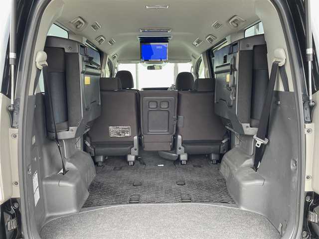 トヨタ ヴォクシー ZS 煌Ⅱ 大阪府 2009(平21)年 10.5万km ブラック LEDヘッドランプ/ハロゲンフォグランプ/バックカメラ /HDDナビ /両側電動パワースライドドア　/ミュージックプレーヤー　/オートライト　/純正マット　/ビルトインETC　/CD/DVD再生機能有り　/フルセグテレビ　/Bluetooth　/後席モニター/プッシュスタート