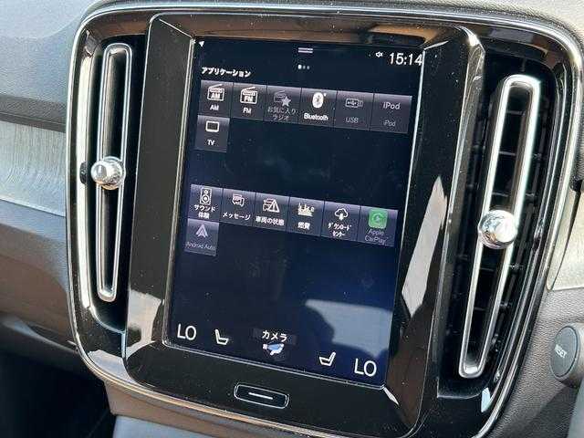ボルボ ＸＣ４０ T4 AWD インスクリプション 埼玉県 2019(平31)年 1.5万km パール 茶革シート　/ハーマンカードン　/ａｐｐｌｅｃａｒｐｌａｙ　/パワーリアゲート　/全周囲カメラ　/シートヒーター　/パークアシスト　/４ＷＤ　/ＨＤＤナビ　/バックカメラ　/フルセグTV　/電動リアゲート　/スマートキー