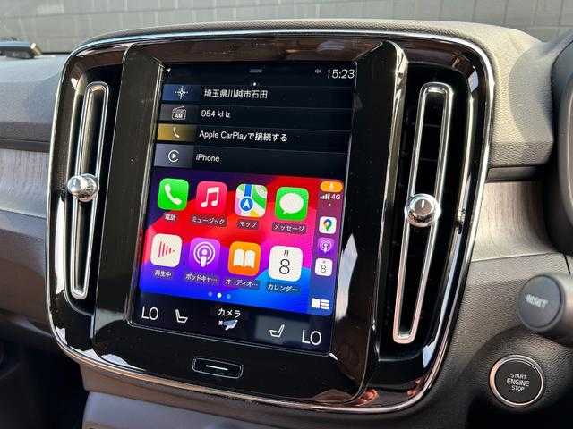 ボルボ ＸＣ４０ T4 AWD インスクリプション 埼玉県 2019(平31)年 1.5万km パール 茶革シート　/ハーマンカードン　/ａｐｐｌｅｃａｒｐｌａｙ　/パワーリアゲート　/全周囲カメラ　/シートヒーター　/パークアシスト　/４ＷＤ　/ＨＤＤナビ　/バックカメラ　/フルセグTV　/電動リアゲート　/スマートキー