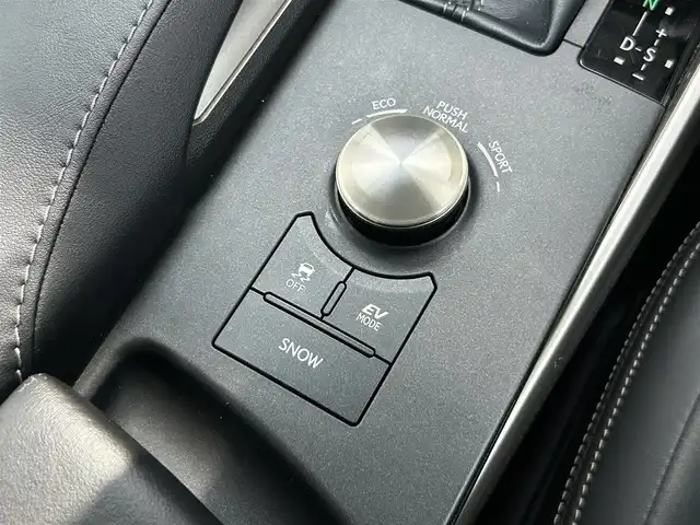 レクサス ＩＳ 300h バージョンL 茨城県 2018(平30)年 4.4万km ソニッククォーツ 中期型　/ムーンルーフ　/ＡＣＣ　/ＬＤＡ　/ＢＳＭ　/レクサスＳＦＴ　/ナビ　/バックカメラ　/フルセグ　/ＢＴ　/ＵＳＢ　/黒革　/シートヒーター　/シートエアコン　/パワーシート　/ＬＥＤ　/オートハイビーム　/パークセンサー/禁煙車