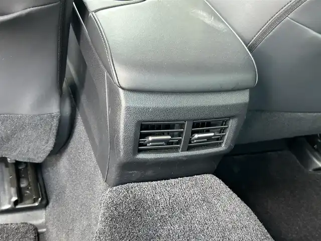 レクサス ＩＳ 300h バージョンL 茨城県 2018(平30)年 4.4万km ソニッククォーツ 中期型　/ムーンルーフ　/ＡＣＣ　/ＬＤＡ　/ＢＳＭ　/レクサスＳＦＴ　/ナビ　/バックカメラ　/フルセグ　/ＢＴ　/ＵＳＢ　/黒革　/シートヒーター　/シートエアコン　/パワーシート　/ＬＥＤ　/オートハイビーム　/パークセンサー/禁煙車