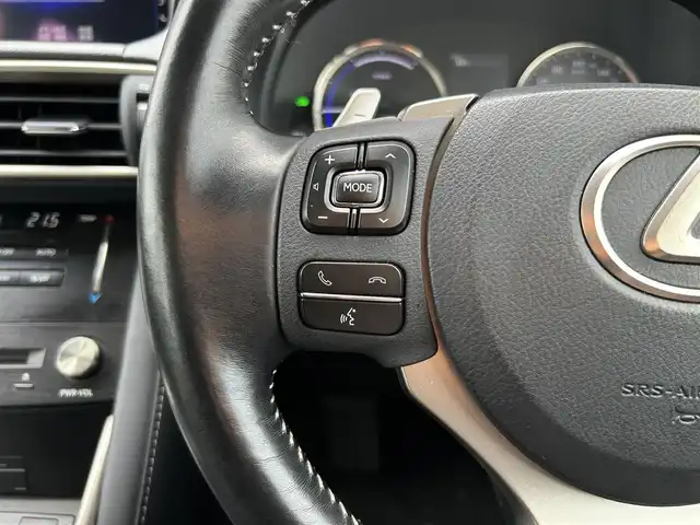 レクサス ＩＳ 300h バージョンL 茨城県 2018(平30)年 4.4万km ソニッククォーツ 中期型　/ムーンルーフ　/ＡＣＣ　/ＬＤＡ　/ＢＳＭ　/レクサスＳＦＴ　/ナビ　/バックカメラ　/フルセグ　/ＢＴ　/ＵＳＢ　/黒革　/シートヒーター　/シートエアコン　/パワーシート　/ＬＥＤ　/オートハイビーム　/パークセンサー/禁煙車