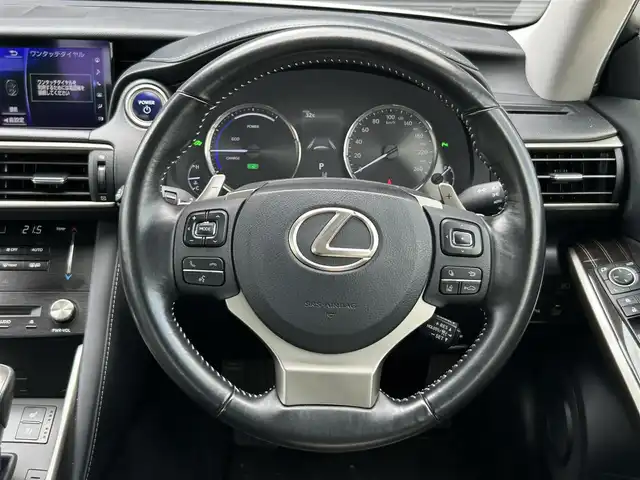 レクサス ＩＳ 300h バージョンL 茨城県 2018(平30)年 4.4万km ソニッククォーツ 中期型　/ムーンルーフ　/ＡＣＣ　/ＬＤＡ　/ＢＳＭ　/レクサスＳＦＴ　/ナビ　/バックカメラ　/フルセグ　/ＢＴ　/ＵＳＢ　/黒革　/シートヒーター　/シートエアコン　/パワーシート　/ＬＥＤ　/オートハイビーム　/パークセンサー/禁煙車