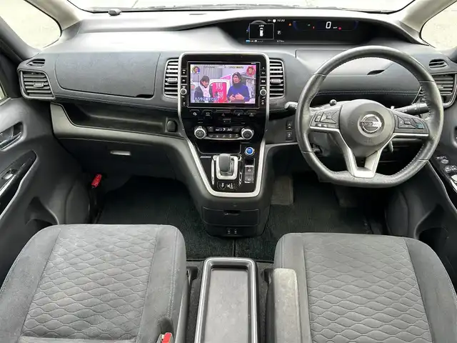 日産 セレナ e－パワー オーテック 静岡県 2019(平31)年 8.2万km ダイヤモンドブラック オーテックバージョン/純正エアロパーツ（フル）/純正9インチナビ/(CD/DVD/BT/iPod/ブルーレイ再生機能)/フルセグTV/全方位カメラ/追従型クルーズコントロール/デジタルインナーミラー/ステアリングヒーター/前席シートヒーター/前方ドライブレコーダー(DJ4-D)/両側パワスラ/横滑り防止装置/レーンキープアシスト/衝突被害軽減システム/盗難防止装置/プッシュスタート/スマートキー/スペアキー×1/ビルトインETC/純正15インチアルミホイール/純正フロアマット/LEDヘッドライト