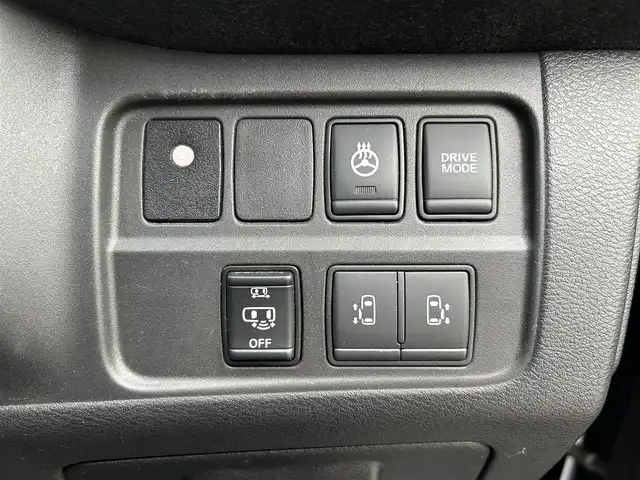 日産 セレナ e－パワー オーテック 静岡県 2019(平31)年 8.2万km ダイヤモンドブラック オーテックバージョン/純正エアロパーツ（フル）/純正9インチナビ/(CD/DVD/BT/iPod/ブルーレイ再生機能)/フルセグTV/全方位カメラ/追従型クルーズコントロール/デジタルインナーミラー/ステアリングヒーター/前席シートヒーター/前方ドライブレコーダー(DJ4-D)/両側パワスラ/横滑り防止装置/レーンキープアシスト/衝突被害軽減システム/盗難防止装置/プッシュスタート/スマートキー/スペアキー×1/ビルトインETC/純正15インチアルミホイール/純正フロアマット/LEDヘッドライト