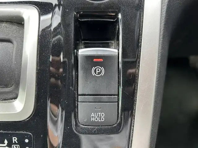 日産 セレナ e－パワー オーテック 静岡県 2019(平31)年 8.2万km ダイヤモンドブラック オーテックバージョン/純正エアロパーツ（フル）/純正9インチナビ/(CD/DVD/BT/iPod/ブルーレイ再生機能)/フルセグTV/全方位カメラ/追従型クルーズコントロール/デジタルインナーミラー/ステアリングヒーター/前席シートヒーター/前方ドライブレコーダー(DJ4-D)/両側パワスラ/横滑り防止装置/レーンキープアシスト/衝突被害軽減システム/盗難防止装置/プッシュスタート/スマートキー/スペアキー×1/ビルトインETC/純正15インチアルミホイール/純正フロアマット/LEDヘッドライト