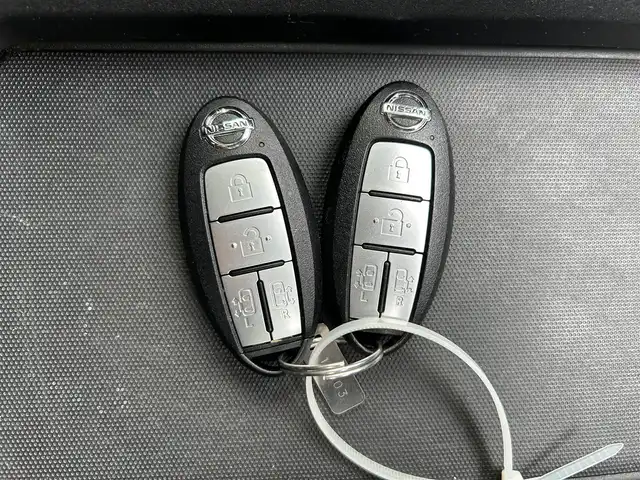 日産 セレナ e－パワー オーテック 静岡県 2019(平31)年 8.2万km ダイヤモンドブラック オーテックバージョン/純正エアロパーツ（フル）/純正9インチナビ/(CD/DVD/BT/iPod/ブルーレイ再生機能)/フルセグTV/全方位カメラ/追従型クルーズコントロール/デジタルインナーミラー/ステアリングヒーター/前席シートヒーター/前方ドライブレコーダー(DJ4-D)/両側パワスラ/横滑り防止装置/レーンキープアシスト/衝突被害軽減システム/盗難防止装置/プッシュスタート/スマートキー/スペアキー×1/ビルトインETC/純正15インチアルミホイール/純正フロアマット/LEDヘッドライト