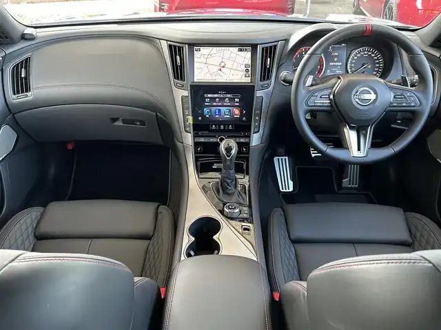 日産 スカイライン ニスモ 茨城県 2023(令5)年 0.4万km グレー ワンオーナー/純正OPサンルーフ/1000台限定車/純正メーカーナビ/・フルセグTV/・CD/DVD/BT/・Applecarplay/USB/・AM.FM/アラウンドビューモニター/BOSEサウンド/360°セーフティアシスト/・インテリジェントエマージェンシーブレーキ/・インテリジェントFCW（前方衝突予測警報）/・踏み間違い衝突防止アシスト/・インテリジェントBSI（後側方衝突防止支援システム）/・BSW（後側方車両検知警報）/・インテリジェント LI（車線逸脱防止支援システム）/・LDW（車線逸脱警報）/・インテリジェント BUI（後退時衝突防止支援システム）/・ハイビームアシスト/ビルトインETC2.0/パドルシフト/革巻きステアリング/ステアリングスイッチ/D席メモリ付パワーシート/前席パワーシート/前席シートヒーター/LEDヘッドライト/F/Rフォグランプ/オートライト/プッシュスタート/純正19インチAW/純正NISMOフロアマット/ドアバイザー