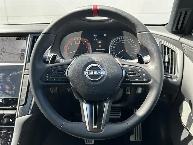 日産 スカイライン ニスモ 茨城県 2023(令5)年 0.4万km グレー ワンオーナー/純正OPサンルーフ/1000台限定車/純正メーカーナビ/・フルセグTV/・CD/DVD/BT/・Applecarplay/USB/・AM.FM/アラウンドビューモニター/BOSEサウンド/360°セーフティアシスト/・インテリジェントエマージェンシーブレーキ/・インテリジェントFCW（前方衝突予測警報）/・踏み間違い衝突防止アシスト/・インテリジェントBSI（後側方衝突防止支援システム）/・BSW（後側方車両検知警報）/・インテリジェント LI（車線逸脱防止支援システム）/・LDW（車線逸脱警報）/・インテリジェント BUI（後退時衝突防止支援システム）/・ハイビームアシスト/ビルトインETC2.0/パドルシフト/革巻きステアリング/ステアリングスイッチ/D席メモリ付パワーシート/前席パワーシート/前席シートヒーター/LEDヘッドライト/F/Rフォグランプ/オートライト/プッシュスタート/純正19インチAW/純正NISMOフロアマット/ドアバイザー