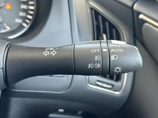 日産 スカイライン ニスモ 茨城県 2023(令5)年 0.4万km グレー ワンオーナー/純正OPサンルーフ/1000台限定車/純正メーカーナビ/・フルセグTV/・CD/DVD/BT/・Applecarplay/USB/・AM.FM/アラウンドビューモニター/BOSEサウンド/360°セーフティアシスト/・インテリジェントエマージェンシーブレーキ/・インテリジェントFCW（前方衝突予測警報）/・踏み間違い衝突防止アシスト/・インテリジェントBSI（後側方衝突防止支援システム）/・BSW（後側方車両検知警報）/・インテリジェント LI（車線逸脱防止支援システム）/・LDW（車線逸脱警報）/・インテリジェント BUI（後退時衝突防止支援システム）/・ハイビームアシスト/ビルトインETC2.0/パドルシフト/革巻きステアリング/ステアリングスイッチ/D席メモリ付パワーシート/前席パワーシート/前席シートヒーター/LEDヘッドライト/F/Rフォグランプ/オートライト/プッシュスタート/純正19インチAW/純正NISMOフロアマット/ドアバイザー