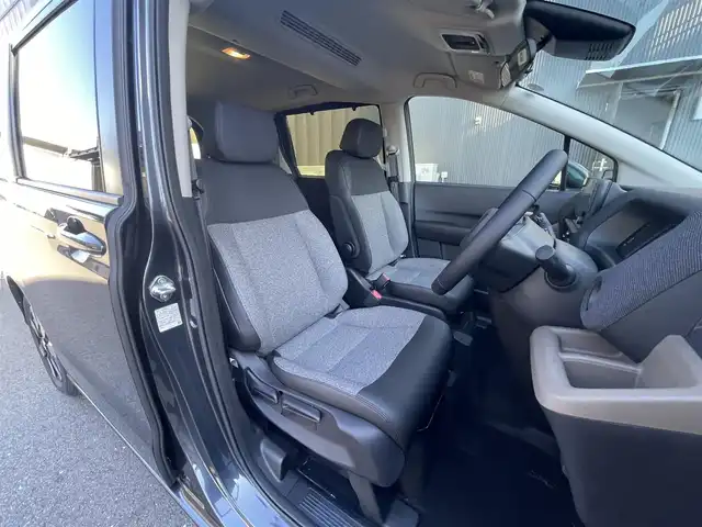 ホンダ フリード ハイブリット e:HEV AIR EX 滋賀県 2025(令7)年 0.1千km メテオロイドグレーメタリック 登録済未使用車/純正9型メモリーナビ/・Bluetooth/USB/フルセグ/・AndroidoAuto/AppleCarPlay/ホンダセンシング/追従クルーズコントロール/ハーフレザーシート/シートヒーター/BSM/バックカメラ/電子パーキング/LEDライト/純正１５AW