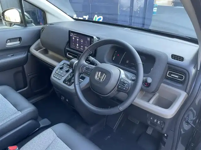 ホンダ フリード ハイブリット e:HEV AIR EX 滋賀県 2025(令7)年 0.1千km メテオロイドグレーメタリック 登録済未使用車/純正9型メモリーナビ/・Bluetooth/USB/フルセグ/・AndroidoAuto/AppleCarPlay/ホンダセンシング/追従クルーズコントロール/ハーフレザーシート/シートヒーター/BSM/バックカメラ/電子パーキング/LEDライト/純正１５AW