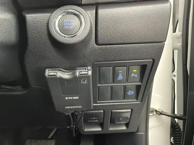 トヨタ ハイラックス Z 愛知県 2023(令5)年 0.5万km スーパーホワイトⅡ 社外9型ナビ/バックカメラ/ETC2.0/禁煙車/フルセグTV/Bluetooth/ミラー型ドライブレコーダー/HDMI接続/マッドガード/スペアタイヤ/オートレベリング/ディーゼルターボ/衝突軽減/追従クルコン/レーンキープ/アイドリングストップ/センターデフロック/ダウンヒルアシスト