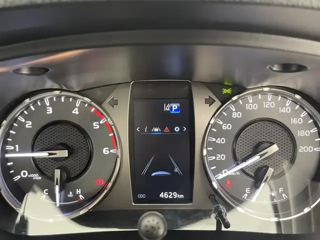 トヨタ ハイラックス Z 愛知県 2023(令5)年 0.5万km スーパーホワイトⅡ 社外9型ナビ/バックカメラ/ETC2.0/禁煙車/フルセグTV/Bluetooth/ミラー型ドライブレコーダー/HDMI接続/マッドガード/スペアタイヤ/オートレベリング/ディーゼルターボ/衝突軽減/追従クルコン/レーンキープ/アイドリングストップ/センターデフロック/ダウンヒルアシスト