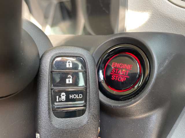 ホンダ Ｎ ＢＯＸ ファッションスタイル 愛知県 2024(令6)年 0.9万km 黄 ホンダセンシング/純正8型ディズプレイオーディオナビ/片側パワースライド/レーダークルーズコントロール/バックカメラ/コーナーセンサー/LEDヘッドライト/レーンキープアシスト/ステアリングスイッチ/スマートキー/プッシュスタート