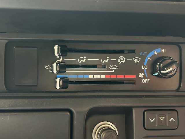 トヨタ ランドクルーザー 宮城県 2015(平27)年 3.8万km グレーメタリック 5MT/4WD/30h記念再販モデル/純正アルミホイール/純正フロアマット/ETC/カーオーディオ/フォグランプ/ドアバイザー/背面タイヤ