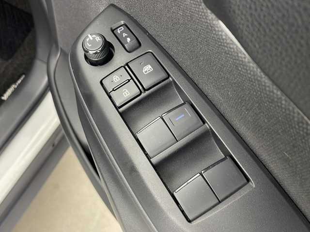 トヨタ ヤリスクロス ハイブリッド G 秋田県 2021(令3)年 3.8万km ホワイトパールクリスタルシャイン ワンオーナー/純正ナビ/　(CD/DVD/フルセグTV/Bluetooth/ACP/AA)/全方位カメラ/ワイパーデアイサー/レーダークルーズコントロール/ステアリングヒーター/前席シートヒーター/オートライト/オートハイビーム/純正フロアマット/スマートキー/スペアキー/ＥＴＣ/ＬＥＤヘッドライト/取扱説明書/保証書