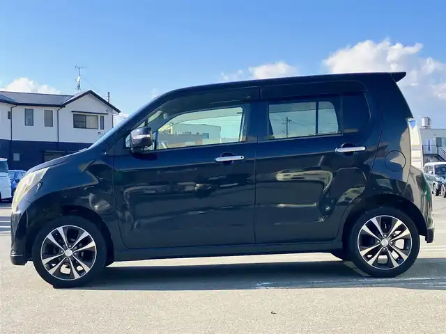 スズキ ワゴンＲ 20周年記念車 静岡県 2013(平25)年 7.9万km ブルーイッシュブラックパール3 エンジンスタートボタン/パワーステアリング/パワーウィンドウ/アイドリングストップ/スマートキー/オートエアコン/USB入力端子/HDMI接続/純正ナビ（BT/フルセグ）/バックカメラ/ドライブレコーダー/ベンチシート/純正フロアマット/布シート/D席シートヒーター/純正アルミホイール/ABS/横滑り防止装置/盗難防止装置/オートライト/キセノン/Wエアバッグ/衝突軽減システム