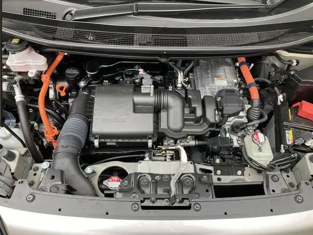 ホンダ フリード ハイブリット e:HEV クロスター 愛知県 2025(令7)年 0.5万km ベージュ 〇ギャザーズディスプレイオーディオ/〇両側パワースライドドア/〇バックカメラ/〇アダプティブクルーズコントロール/〇ホンダセンシング/〇ブラインドスポットインフォメーション/〇オートハイビーム/〇LEDヘッドランプ/〇LEDフロントフォグランプ/〇革巻きシフトノブ/〇革巻きステアリングホイール/〇合皮/撥水ファブリックコンビシート/〇シートヒーター/〇純正15インチアルミホイール/〇スマートキーシステム/〇スペアスマートキー/〇禁煙車