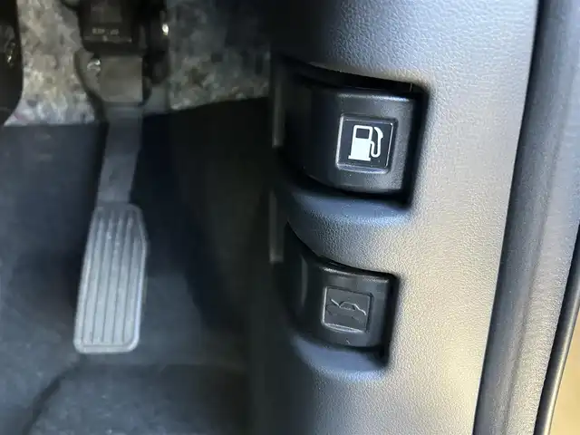 ホンダ フリード ハイブリット e:HEV クロスター 愛知県 2025(令7)年 0.5万km ベージュ 〇ギャザーズディスプレイオーディオ/〇両側パワースライドドア/〇バックカメラ/〇アダプティブクルーズコントロール/〇ホンダセンシング/〇ブラインドスポットインフォメーション/〇オートハイビーム/〇LEDヘッドランプ/〇LEDフロントフォグランプ/〇革巻きシフトノブ/〇革巻きステアリングホイール/〇合皮/撥水ファブリックコンビシート/〇シートヒーター/〇純正15インチアルミホイール/〇スマートキーシステム/〇スペアスマートキー/〇禁煙車