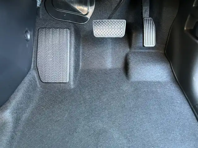 ホンダ フリード ハイブリット e:HEV クロスター 愛知県 2025(令7)年 0.5万km ベージュ 〇ギャザーズディスプレイオーディオ/〇両側パワースライドドア/〇バックカメラ/〇アダプティブクルーズコントロール/〇ホンダセンシング/〇ブラインドスポットインフォメーション/〇オートハイビーム/〇LEDヘッドランプ/〇LEDフロントフォグランプ/〇革巻きシフトノブ/〇革巻きステアリングホイール/〇合皮/撥水ファブリックコンビシート/〇シートヒーター/〇純正15インチアルミホイール/〇スマートキーシステム/〇スペアスマートキー/〇禁煙車