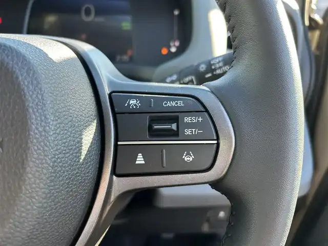 ホンダ フリード ハイブリット e:HEV クロスター 愛知県 2025(令7)年 0.5万km ベージュ 〇ギャザーズディスプレイオーディオ/〇両側パワースライドドア/〇バックカメラ/〇アダプティブクルーズコントロール/〇ホンダセンシング/〇ブラインドスポットインフォメーション/〇オートハイビーム/〇LEDヘッドランプ/〇LEDフロントフォグランプ/〇革巻きシフトノブ/〇革巻きステアリングホイール/〇合皮/撥水ファブリックコンビシート/〇シートヒーター/〇純正15インチアルミホイール/〇スマートキーシステム/〇スペアスマートキー/〇禁煙車