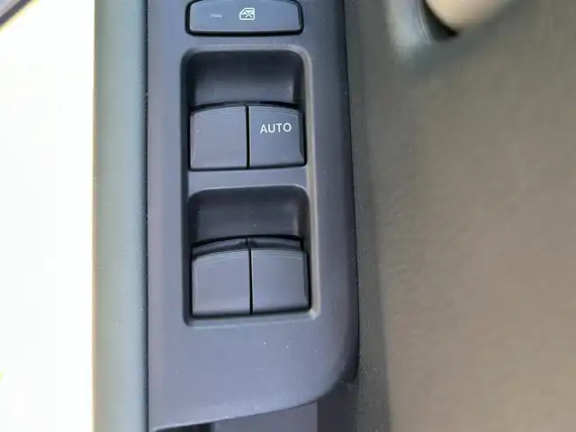 ホンダ フリード ハイブリット e:HEV クロスター 愛知県 2025(令7)年 0.5万km ベージュ 〇ギャザーズディスプレイオーディオ/〇両側パワースライドドア/〇バックカメラ/〇アダプティブクルーズコントロール/〇ホンダセンシング/〇ブラインドスポットインフォメーション/〇オートハイビーム/〇LEDヘッドランプ/〇LEDフロントフォグランプ/〇革巻きシフトノブ/〇革巻きステアリングホイール/〇合皮/撥水ファブリックコンビシート/〇シートヒーター/〇純正15インチアルミホイール/〇スマートキーシステム/〇スペアスマートキー/〇禁煙車