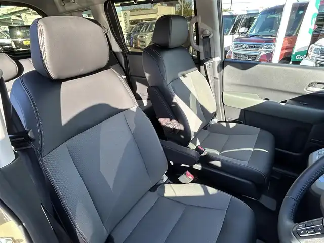 ホンダ フリード ハイブリット e:HEV クロスター 愛知県 2025(令7)年 0.5万km ベージュ 〇ギャザーズディスプレイオーディオ/〇両側パワースライドドア/〇バックカメラ/〇アダプティブクルーズコントロール/〇ホンダセンシング/〇ブラインドスポットインフォメーション/〇オートハイビーム/〇LEDヘッドランプ/〇LEDフロントフォグランプ/〇革巻きシフトノブ/〇革巻きステアリングホイール/〇合皮/撥水ファブリックコンビシート/〇シートヒーター/〇純正15インチアルミホイール/〇スマートキーシステム/〇スペアスマートキー/〇禁煙車