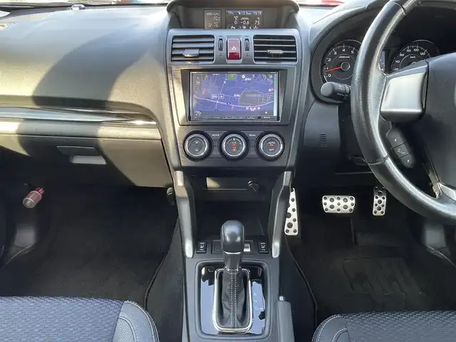 スバル フォレスター 2．0XT アイサイト 山梨県 2013(平25)年 10.2万km サテンホワイトパール (株)IDOMが運営する【じしゃロン甲府店】の自社ローン専用車両になりますこちらは現金またはオートローンご利用時の価格です。自社ローンご希望の方は別途その旨お申付け下さい/ワンオーナー/SDナビ（DIATONEナビ）/・型式　NR-MZ60/・CD/DVD/BT接続/クルーズコントロール/パドルシフト/ETC/ハーフレザーシート/D席＋N席パワーシート/D席＋N席シートH/純正Fマット/純正18インチAW