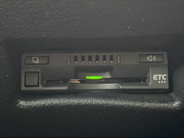 トヨタ シエンタ ハイブリッド ファンベースG クエロ 山口県 2021(令3)年 5.3万km ホワイトパールクリスタルシャイン ワンオーナー/純正SDナビ【NSZT-W68T】/・AM/FM/Bluetooth/CD/フルセグ/ETC/ドライブレコーダー/アラウンドビューモニター/純正フロアマット/純正アルミホイール/スマートキー・スペアキー有/プッシュアップスタート/両側パワースライドドア/前席シートヒーター/ステアリングヒーター/USBチャージャー/LEDヘッドランプ/フォグランプ/オートライト/ドアバイザー/クルーズコントロール/Toyota Safety Sense/・プリクラッシュセーフティ/・レーンディパーチャーアラート/・オートマチックハイビーム/インテリジェントクリアランスソナー/盗難防止装置/取扱説明書/保証書/