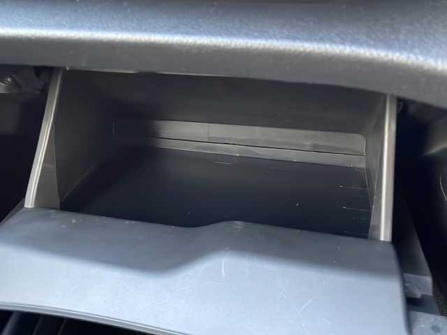 トヨタ シエンタ ハイブリッド ファンベースG クエロ 山口県 2021(令3)年 5.3万km ホワイトパールクリスタルシャイン ワンオーナー/純正SDナビ【NSZT-W68T】/・AM/FM/Bluetooth/CD/フルセグ/ETC/ドライブレコーダー/アラウンドビューモニター/純正フロアマット/純正アルミホイール/スマートキー・スペアキー有/プッシュアップスタート/両側パワースライドドア/前席シートヒーター/ステアリングヒーター/USBチャージャー/LEDヘッドランプ/フォグランプ/オートライト/ドアバイザー/クルーズコントロール/Toyota Safety Sense/・プリクラッシュセーフティ/・レーンディパーチャーアラート/・オートマチックハイビーム/インテリジェントクリアランスソナー/盗難防止装置/取扱説明書/保証書/