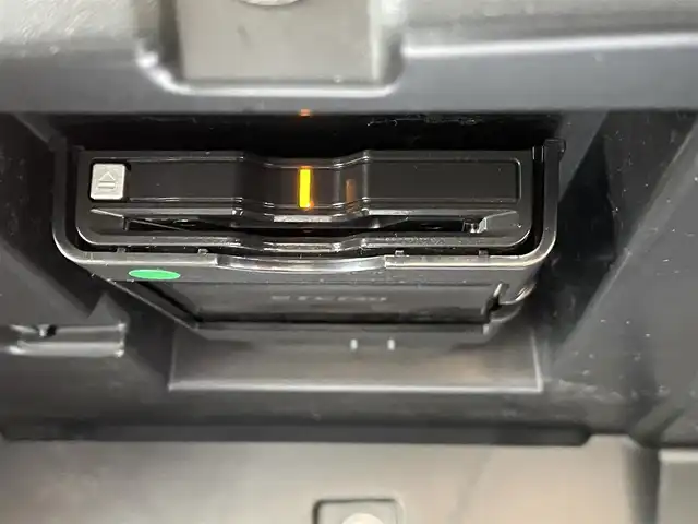 ボルボ ＸＣ６０ B5 AWD インスクリプション 静岡県 2021(令3)年 0.9万km 黒 ヘッドアップディスプレイ/ガラスルーフ/茶革/harman/kardonスピーカー/メモリー付きパワーシート/全席シートヒーター/ステアリングヒーター/純正ナビ/(Bluetooth/AppleCarPlay/iPod/USB/フルセグ)/インテリセーフ/BLIS/ACC/ワイヤレス充電/電動リアゲート/360°カメラ/純正19インチアルミホイール/ETC/ドライブレコーダー