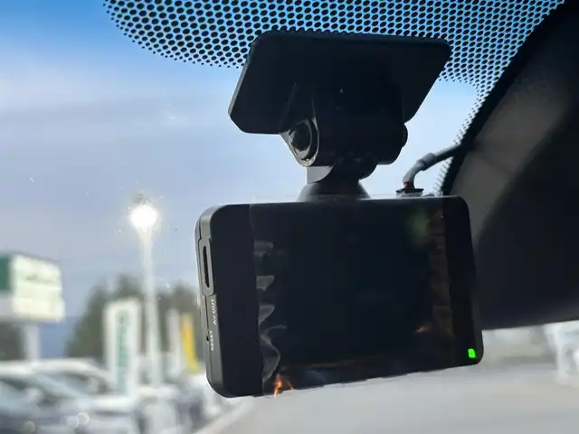 三菱 デリカＤ：５ シャモニー 奈良県 2024(令6)年 0.9万km ブラックダイヤモンド 純正10インチナビ/（フルセグ/BT/CD/DVD）/レーダークルーズコントロール/パドルシフト/バックカメラ/ブラインドスポットモニター/衝突軽減システム/レーンキープアシスト/パワーバックドア/両側パワースライドドア/運転席パワーシート/ステアリングヒーター/前方ドライブレコーダー/ＥＴＣ/純正18インチＡＷ/取り扱い説明書/スペアキーＸ１